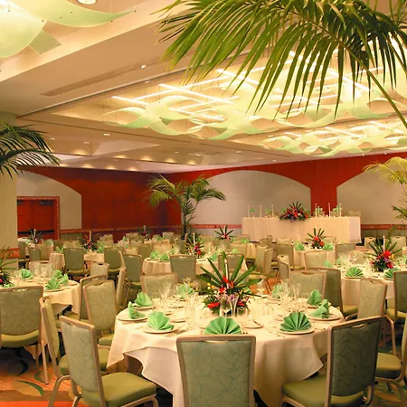 Hilton Waikiki Beach Hotel-2